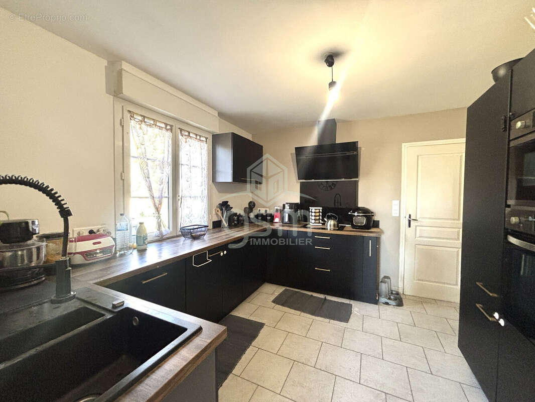 Maison à AZAY-LE-RIDEAU