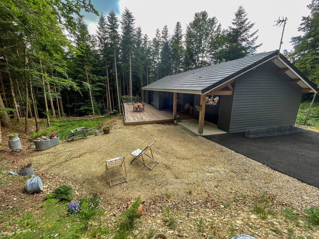 Maison à LE CHAMBON-SUR-LIGNON