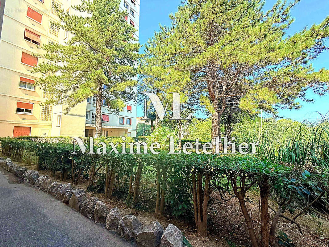 Appartement à MARSEILLE-9E