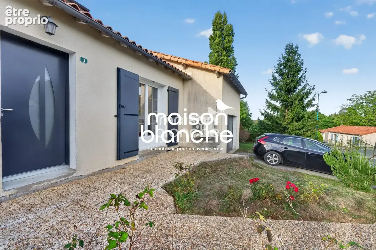 Photo Maison à Saint-Georges-De-Noisne au prix de 124 200€