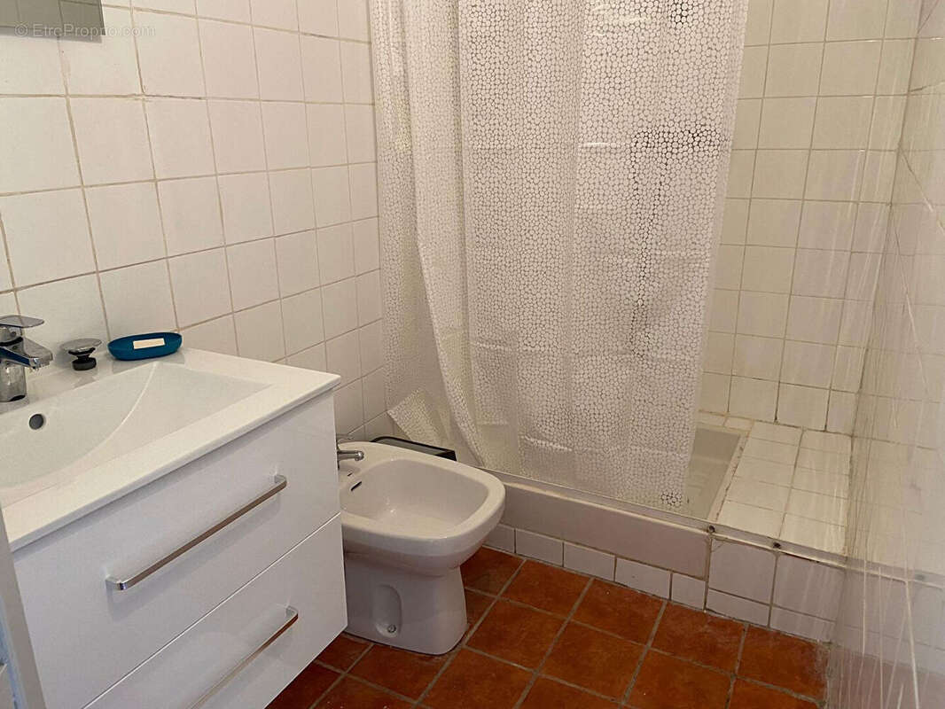 Maison à FONTVIEILLE