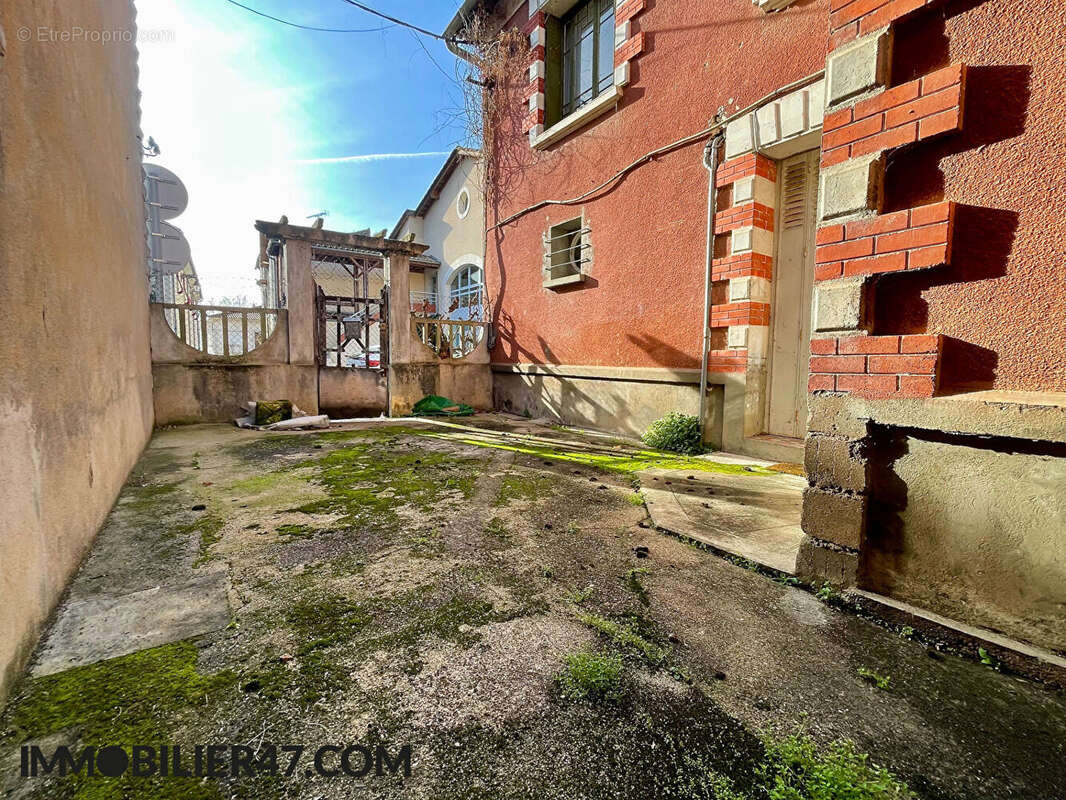 Maison à CASTELMORON-SUR-LOT