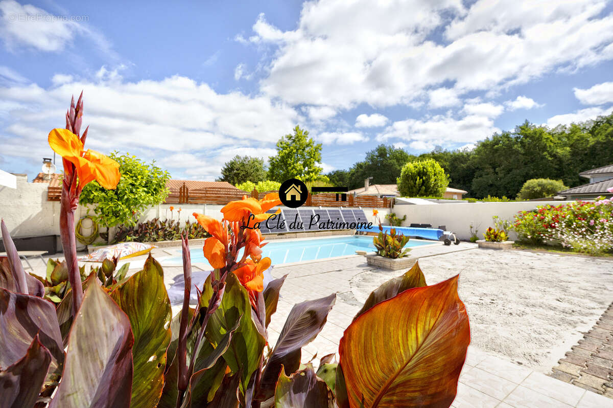 Maison à BLANQUEFORT