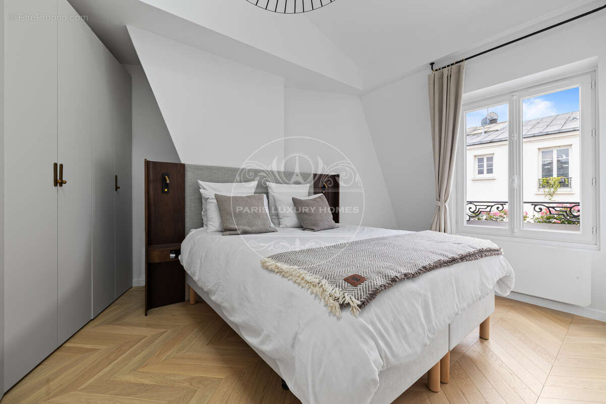 Appartement à PARIS-6E