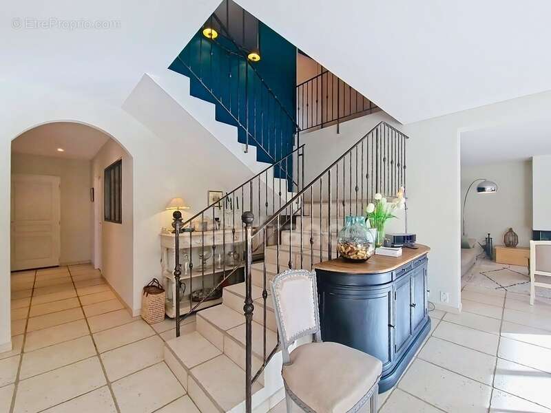 Maison à BRISON-SAINT-INNOCENT