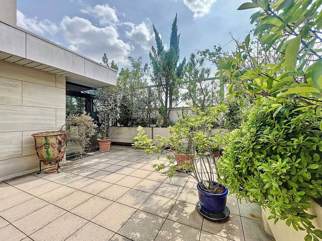 Appartement à SURESNES