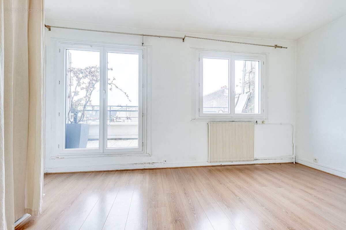 Appartement à PARIS-17E