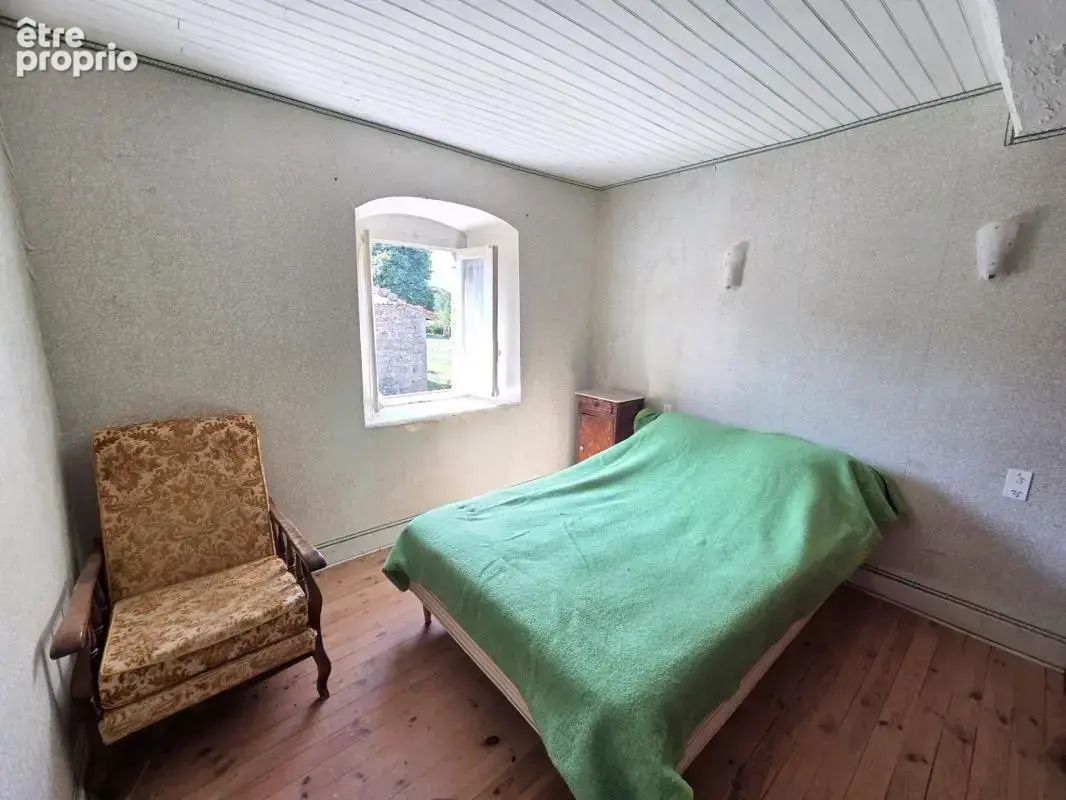 *** exclusivite ***  à renover - maison en pierre avec jardinet et dependances *** isserteaux 63270 *** - photo 9