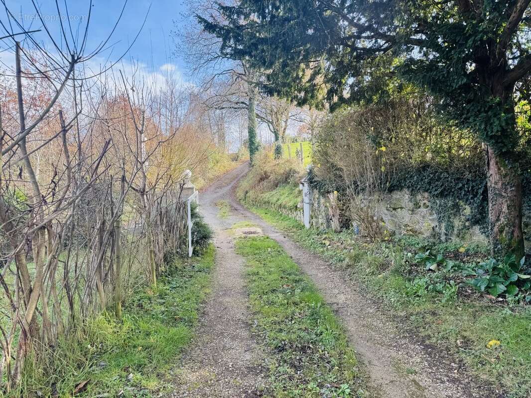 Maison à LA SALVETAT-PEYRALES