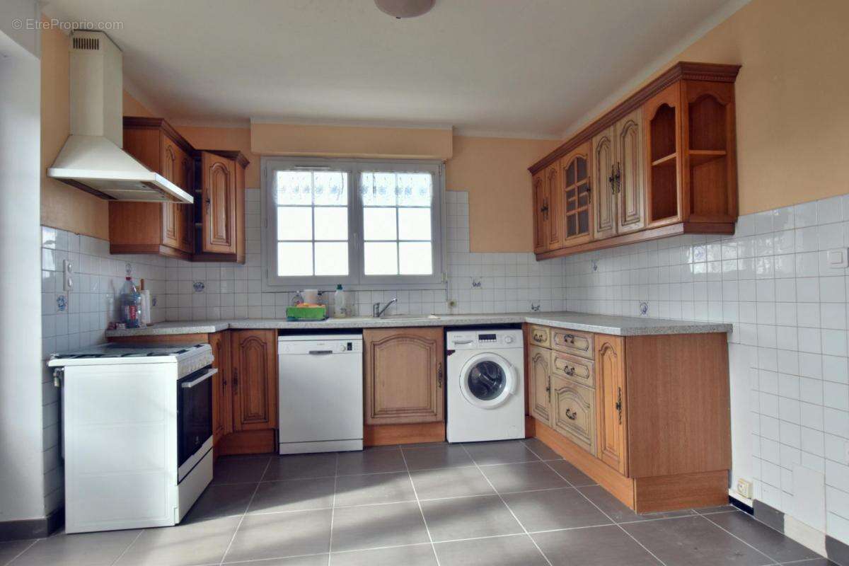 Maison à PLONEVEZ-PORZAY