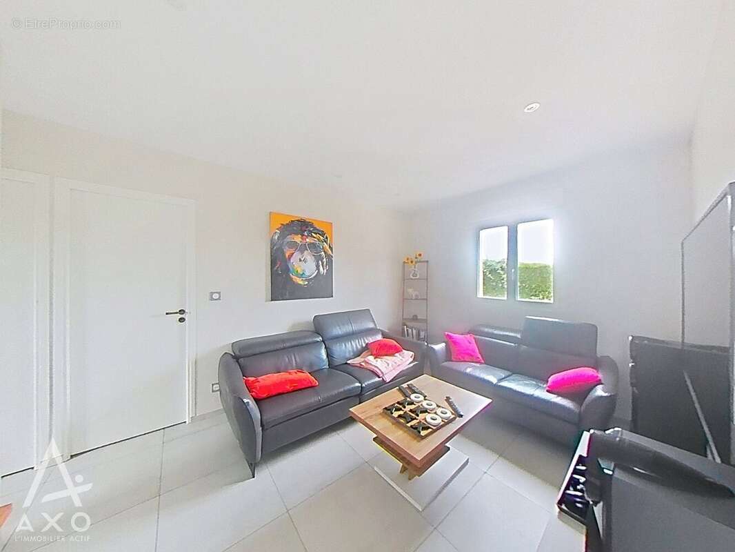 GARCELLES-SECQUEVILLE  Maison familiale de 110 m² avec vie de plain-pied, 4 chambres et sous-sol complet sur terrain clos de 60 - photo 6