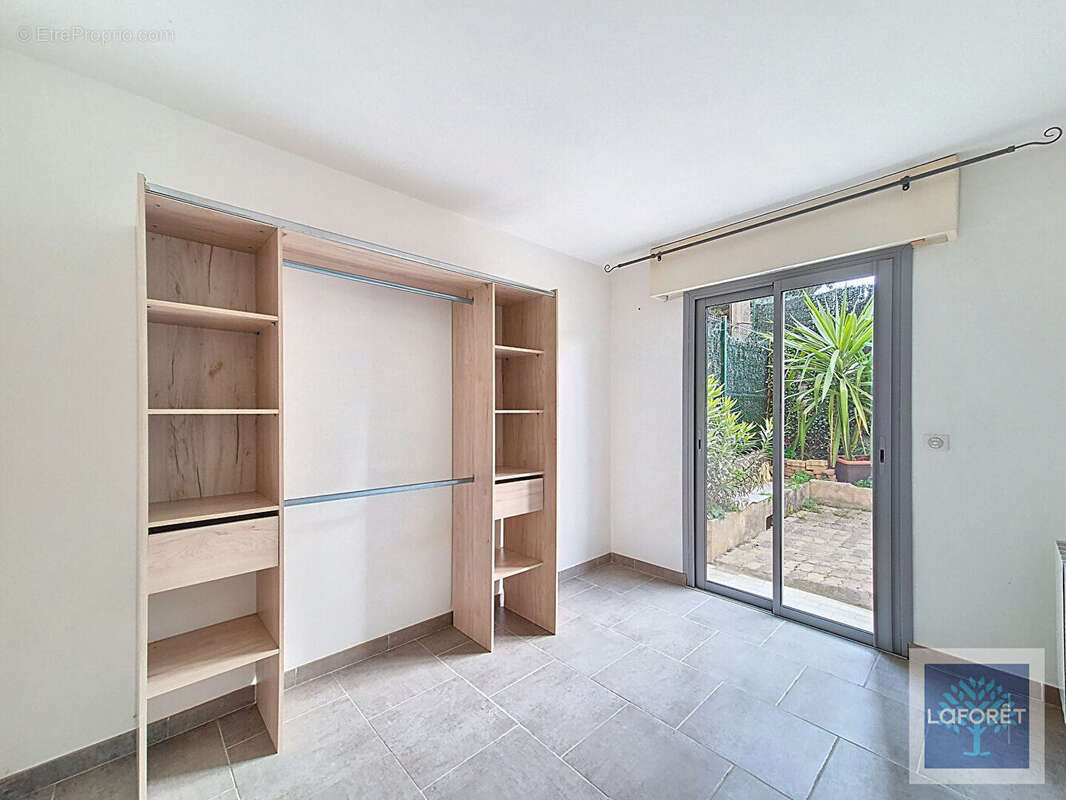 Appartement à VALLAURIS