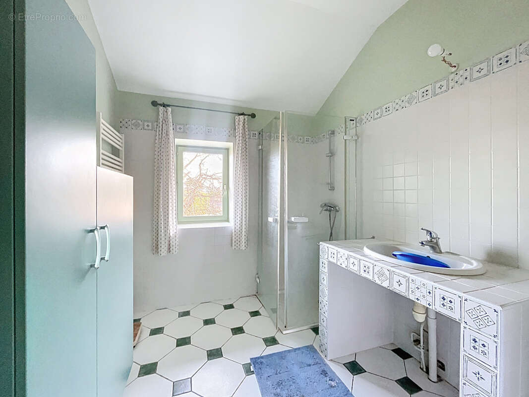 Maison à SAINT-GENIS-LAVAL