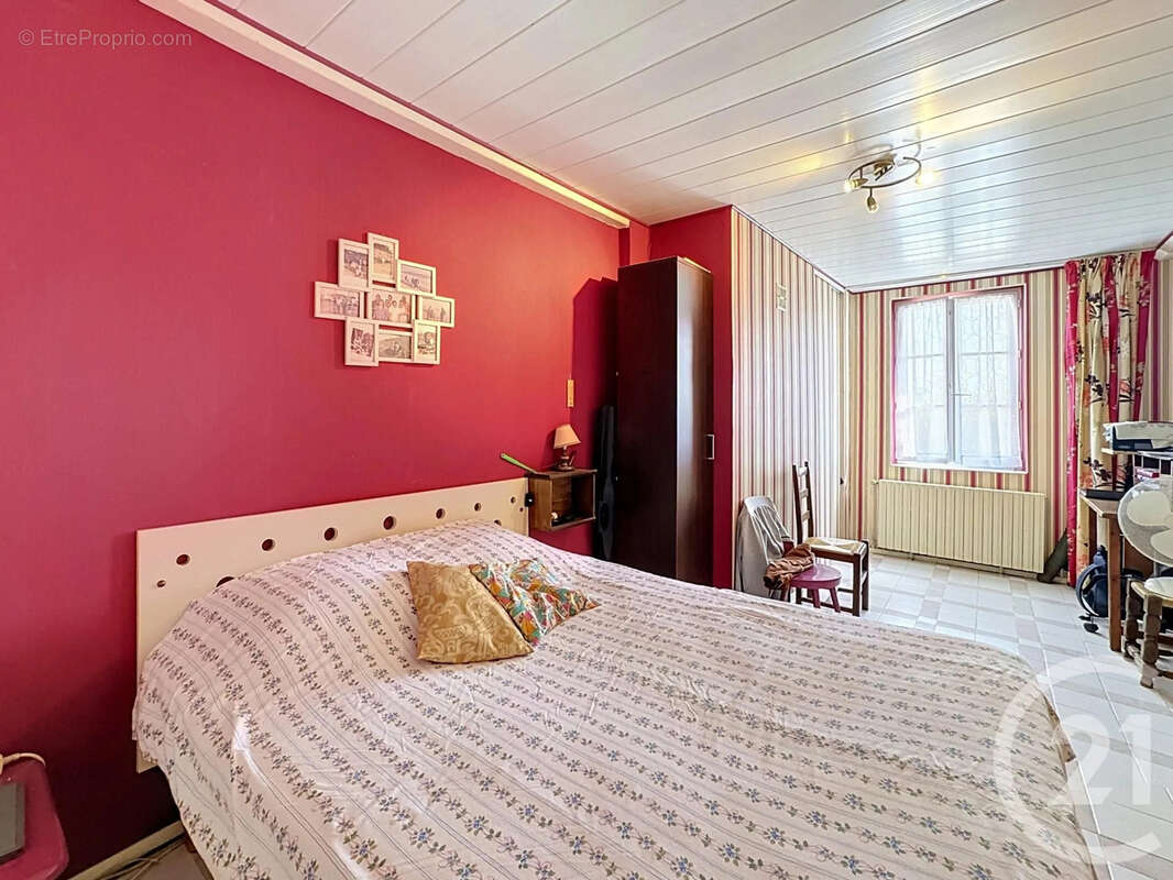 Maison 230 m² à Marcilly-En-Villette  - photo 10