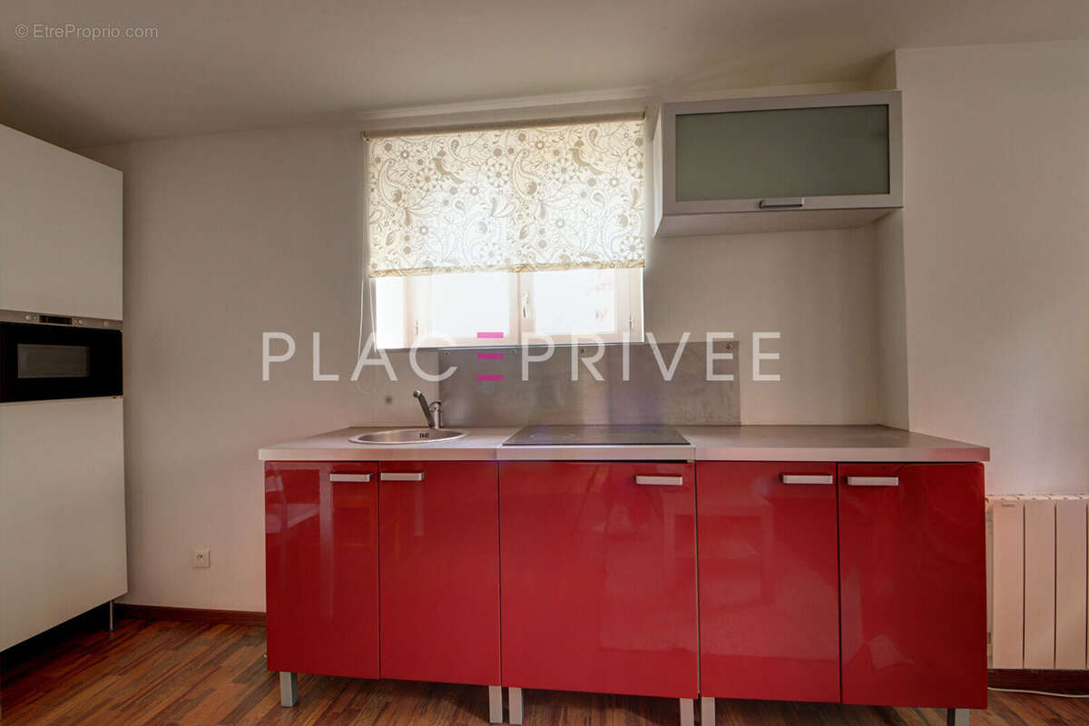 Appartement avec entrée indépendante et stationnement - photo 3