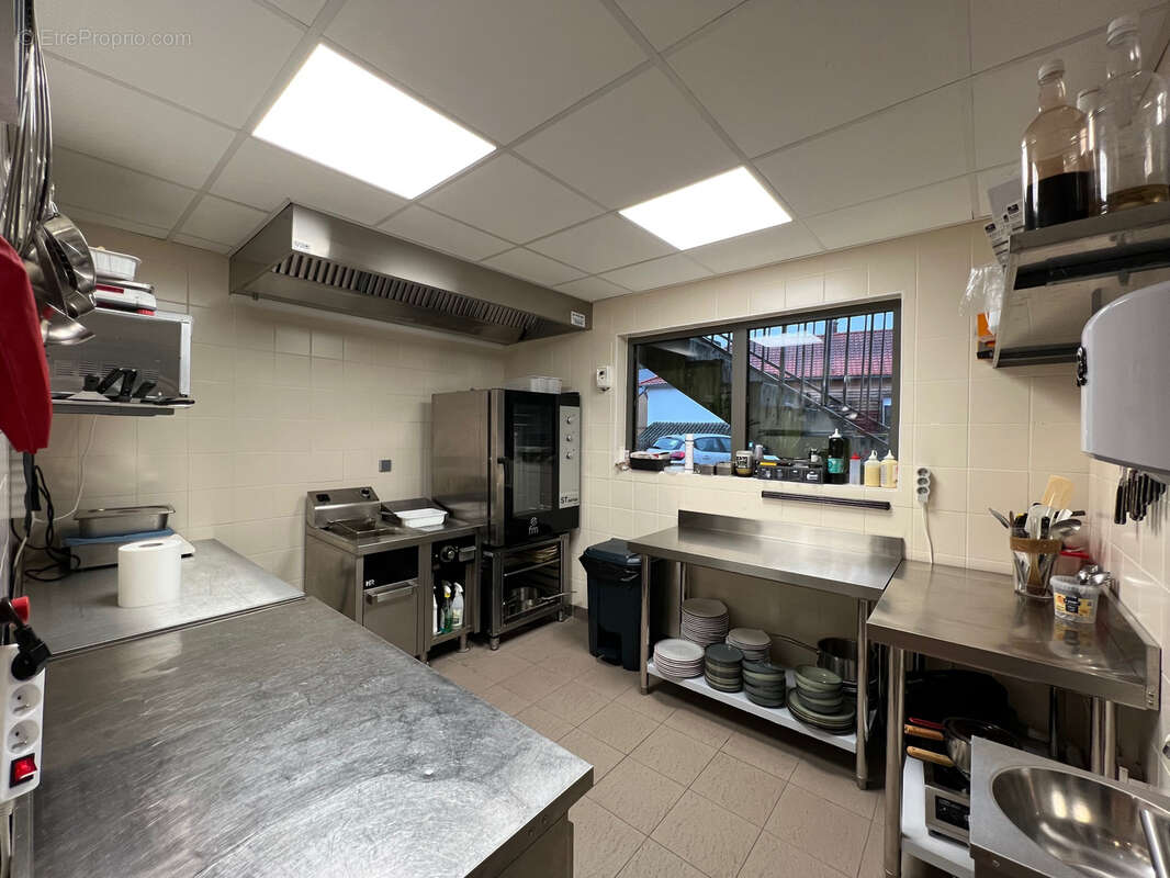 Commerce à MONS-BOUBERT