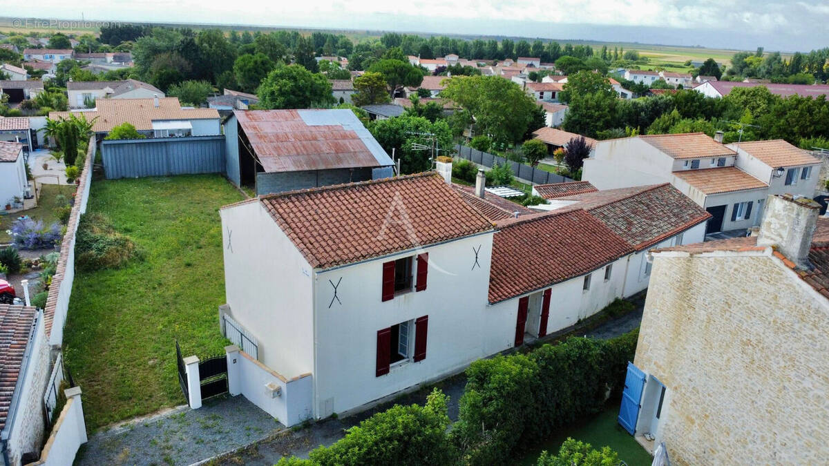 Maison à SAINT-MICHEL-EN-L'HERM