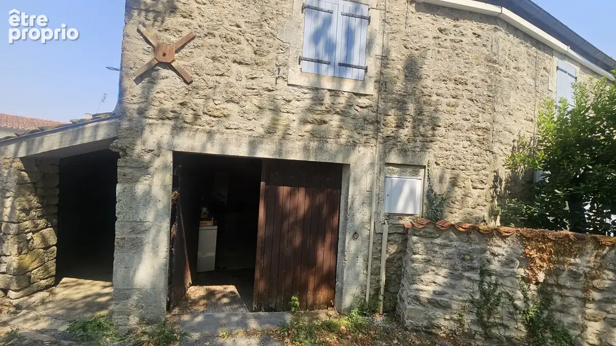 Très belle charentaise rénovée   230 m2   9 pièces   Terrain 1 400 m2   Courant - photo 26