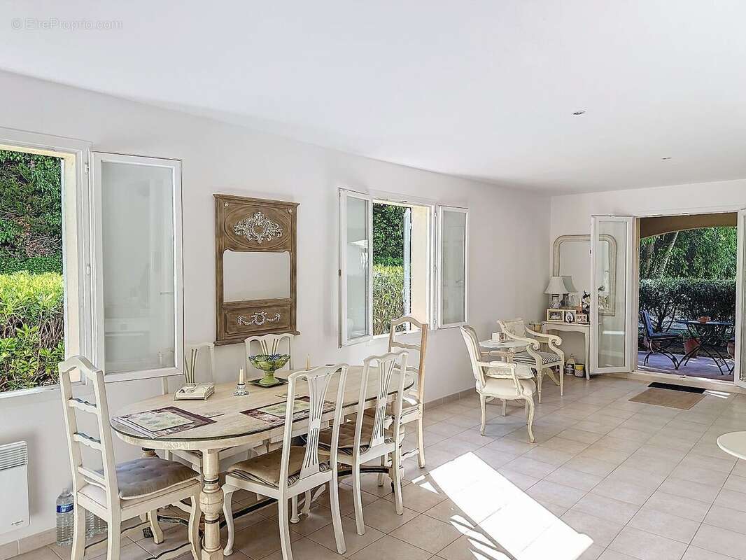 Appartement à LORGUES