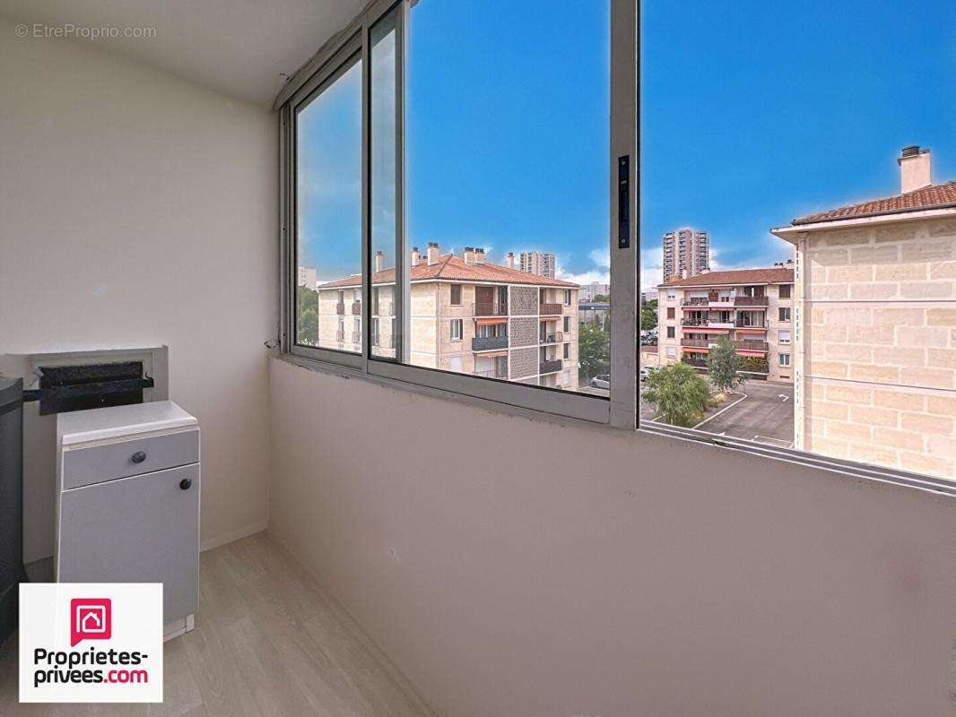 Appartement à SALON-DE-PROVENCE