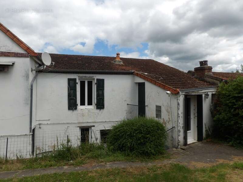 Maison à NERIS-LES-BAINS