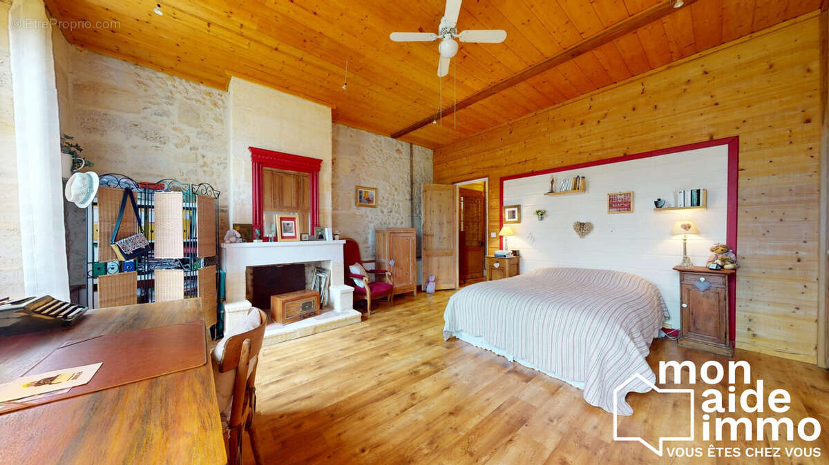 Maison à SAINT-EMILION