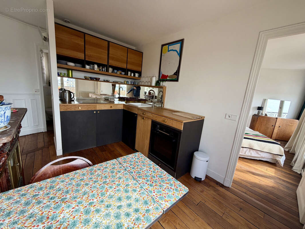 Appartement à PARIS-10E
