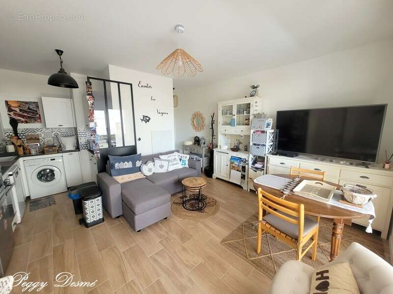 Appartement à vendre 3 pièces LA ROCHELLE (17) - 2 chambres, Terrasse, Place de parking privative - photo 2