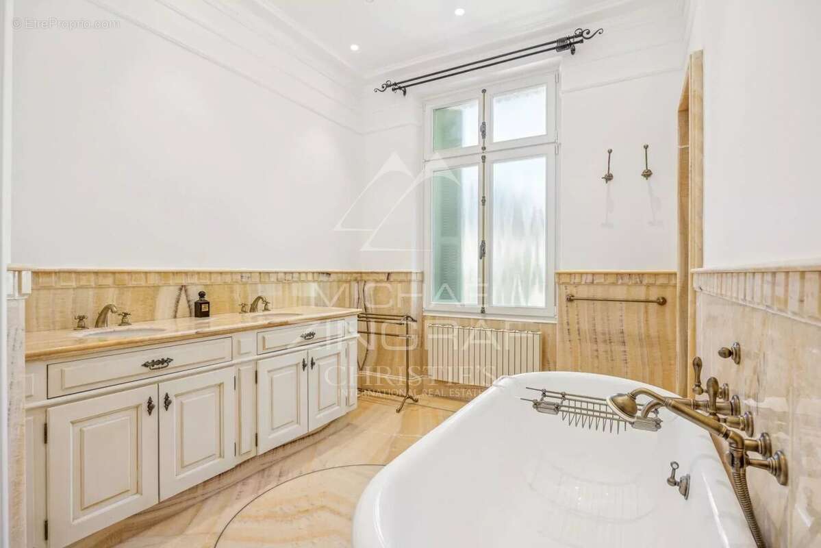 Maison à ROQUEBRUNE-CAP-MARTIN