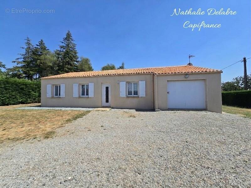 Maison à NANTEUIL