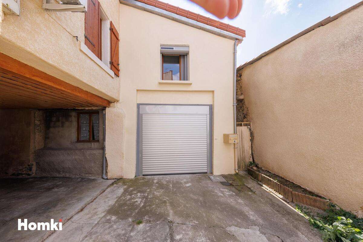 Maison à LA ROCHE-NOIRE