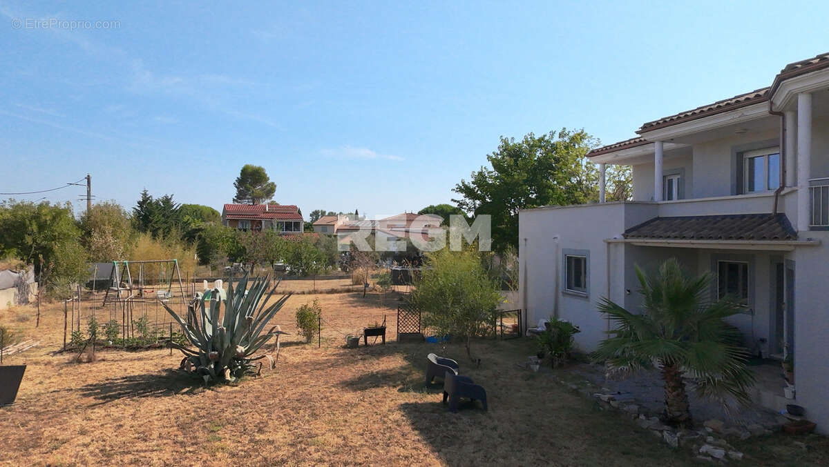 Maison familiale 235 m2 sue parcelle de 1419 m2 - photo 32