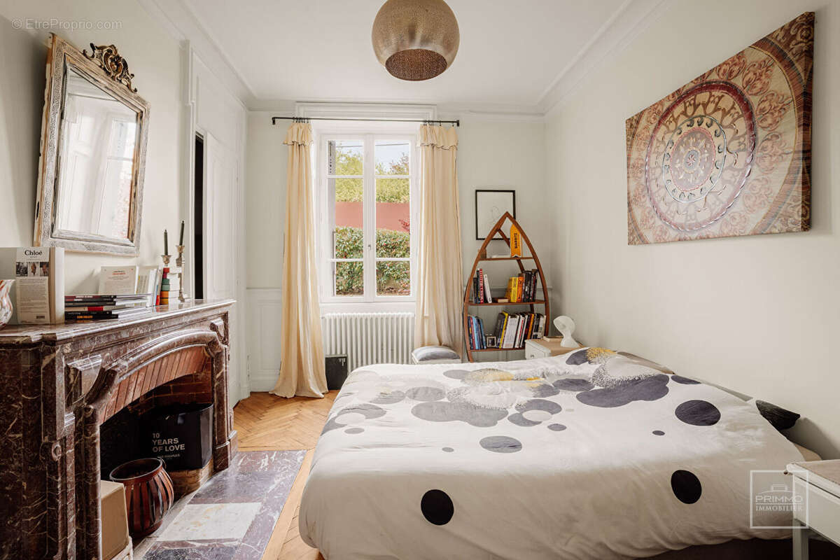 Appartement à NEUVILLE-SUR-SAONE