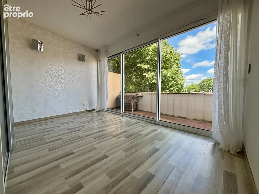 Appartement à double destination, habitation ou professionnelle ! - photo 1