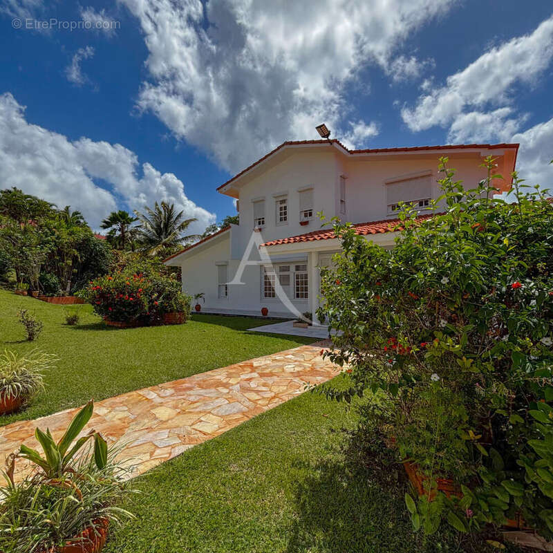 Maison à SCHOELCHER