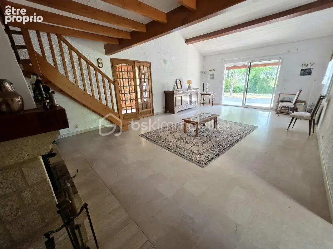 Villa lumineuse de plain-pied sur les hauteurs - photo 4