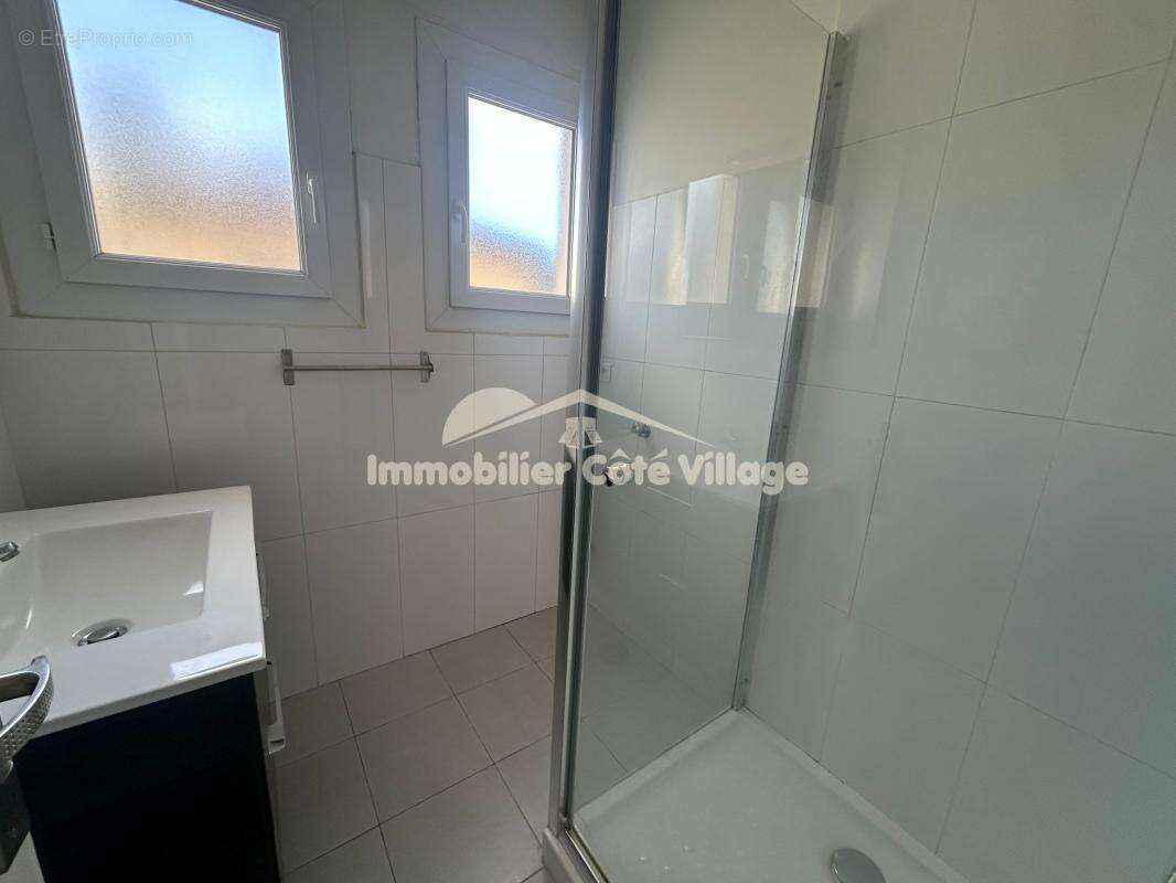 Appartement à CONTES