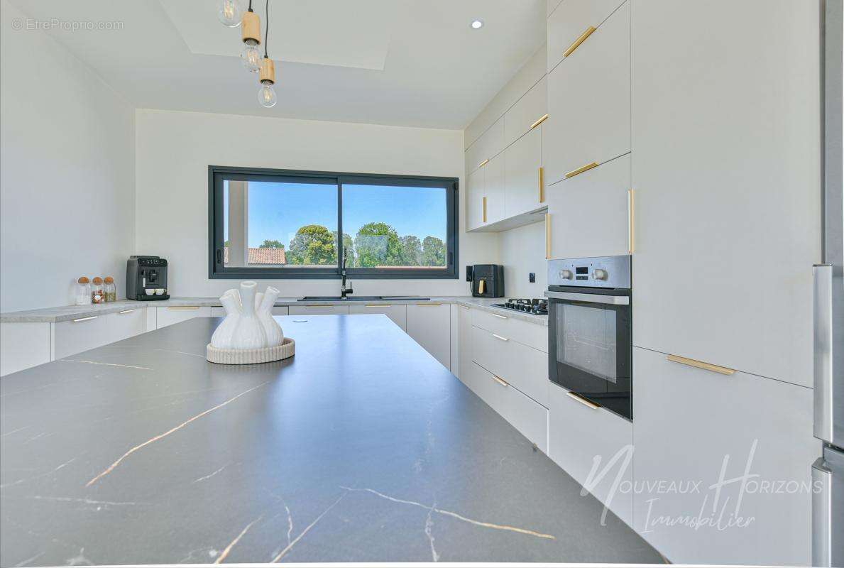 Maison 157 m² à Saint-Maurice-Les-Brousses  - photo 6