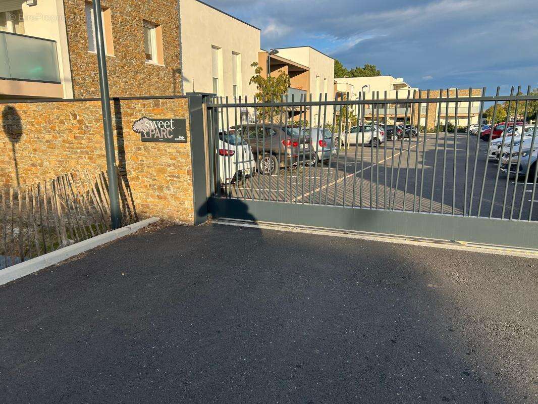 Appartement à GARONS