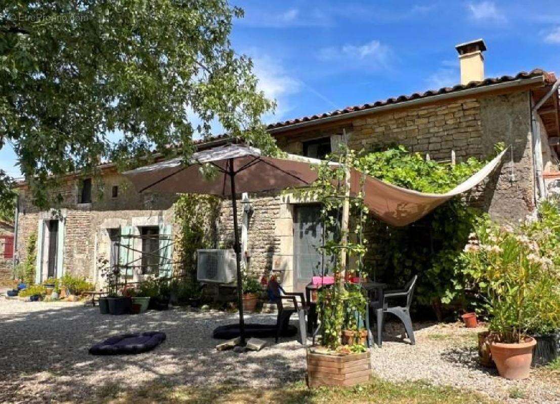 Maison à VILLEFAGNAN