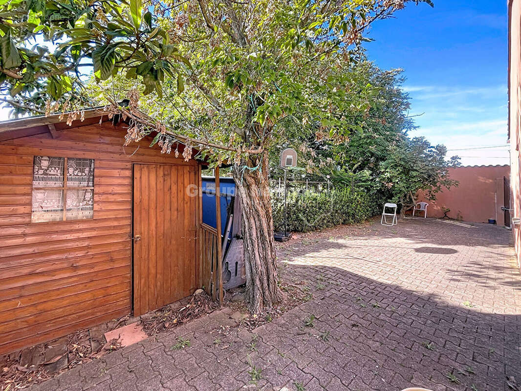 Maison à SAINTE-CECILE-LES-VIGNES
