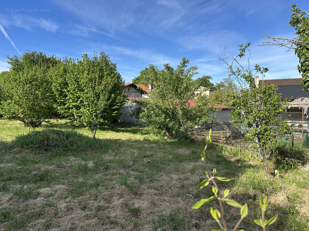 Maison à LA ROCHE-CHALAIS