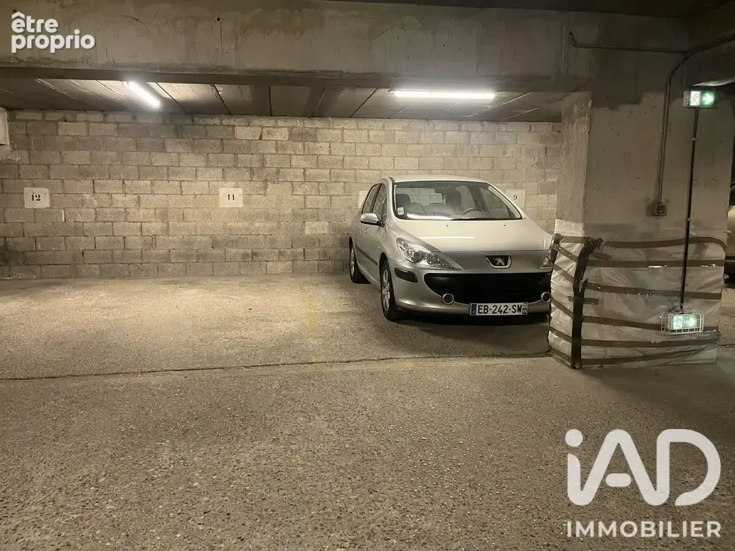 Photo 1 - Parking à PARIS-12E