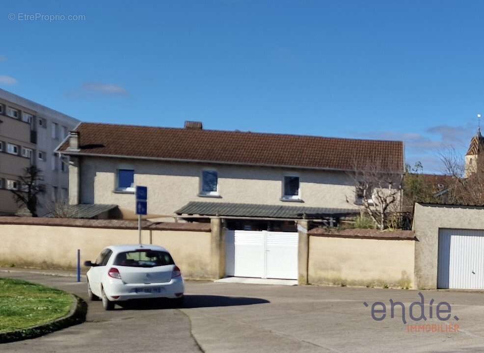 Maison à ARC-LES-GRAY