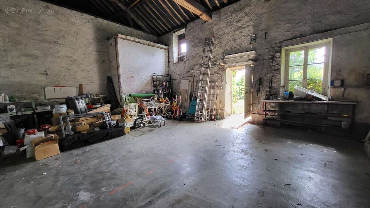 Maison 100 m² à Les Clayes-Sous-Bois  - photo 3