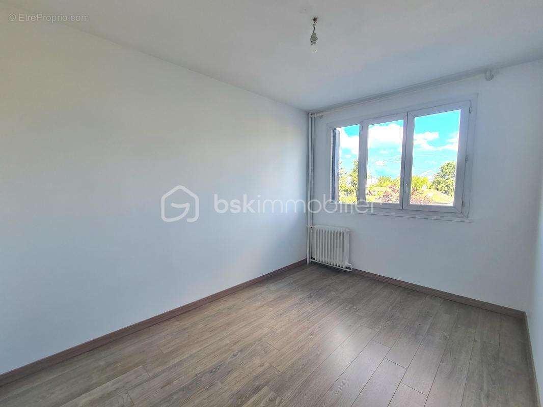 Appartement à SAINT-MARTIN-D'HERES