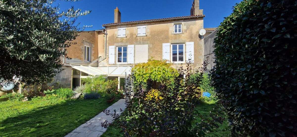 Maison à COUHE