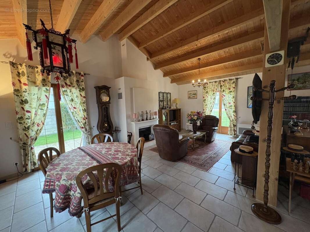 Maison 117 m² à Aigonnay  - photo 3