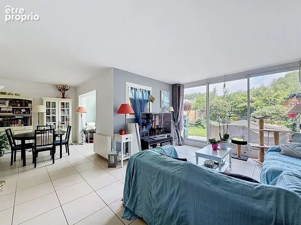 Photo Maison à Voisins-Le-Bretonneux au prix de 420 000€