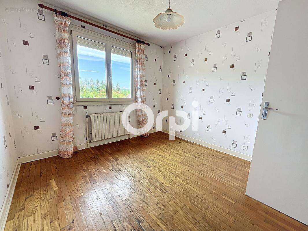 Maison à BRIGNAC-LA-PLAINE